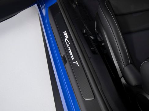 Certified 2025 Porsche 911 Carrera RWD image 21
