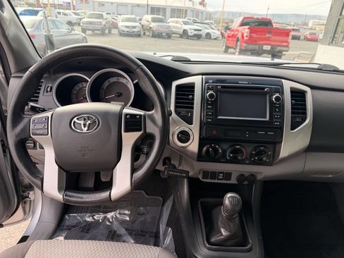 Used 2013 Toyota Tacoma 4x4 Access Cab V6 w/ SR5 Pkg image 13