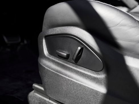 Used 2024 Porsche Cayenne Turbo GT image 38