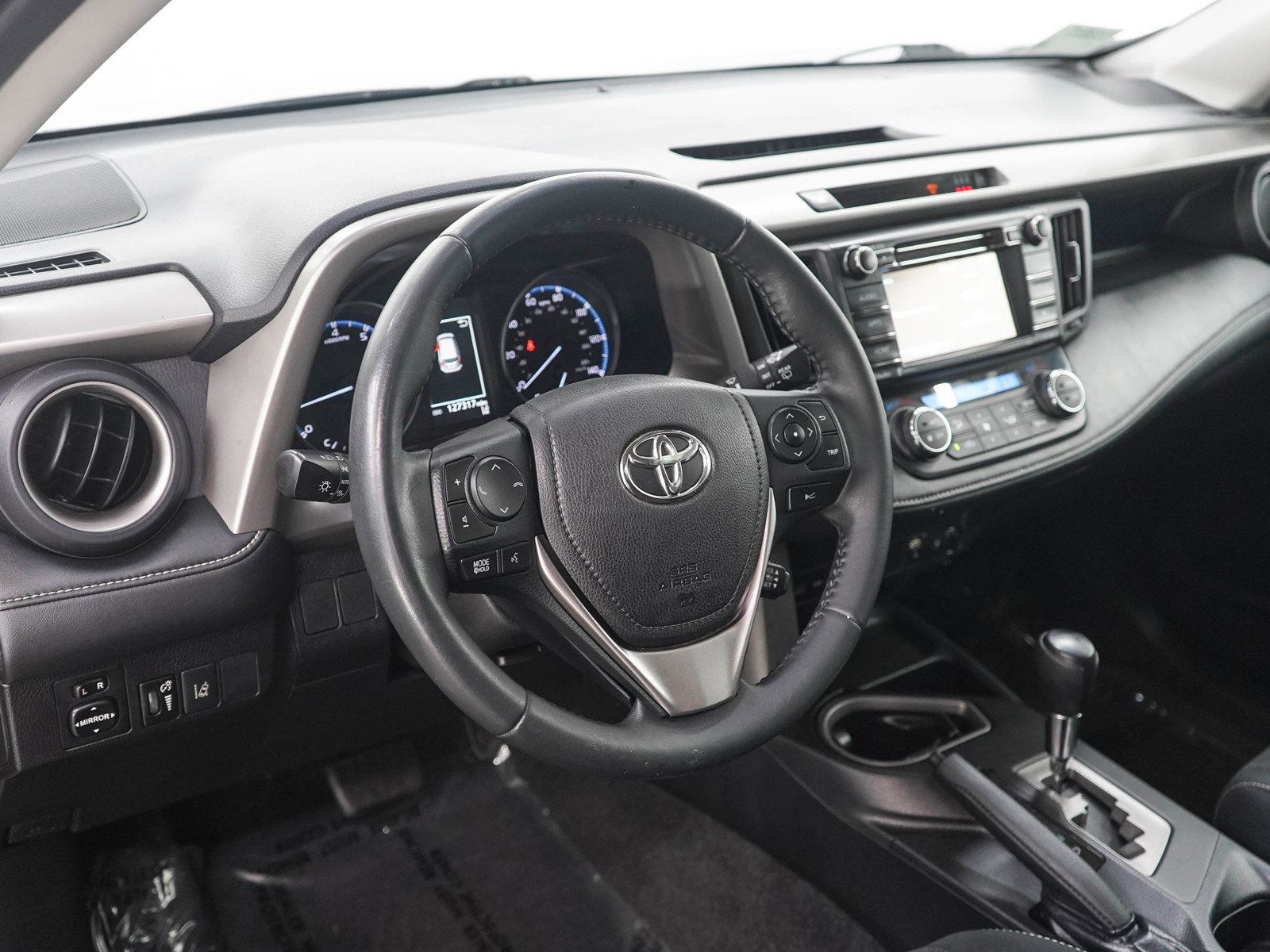 Used 2017 Toyota RAV4 XLE w/ Carpet Mat Package FWD image 20