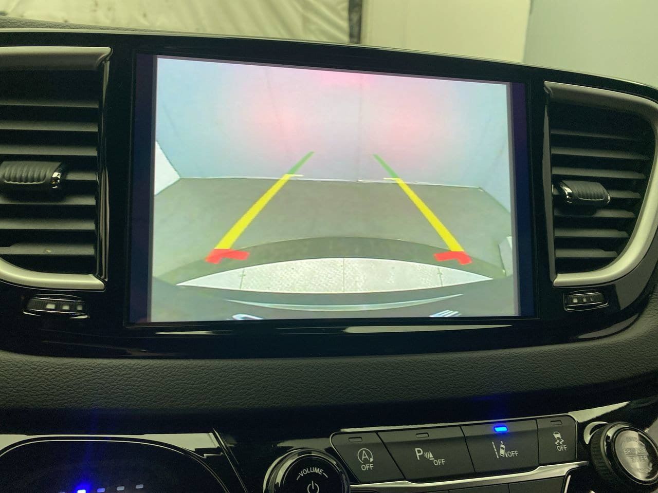 Used 2025 Chrysler Pacifica Select FWD image 18