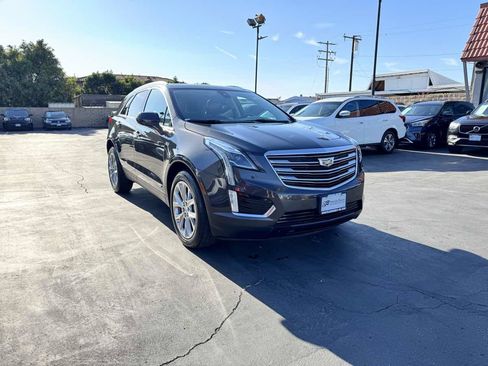 Used 2017 Cadillac XT5 Luxury w/ Driver Awareness Package FWD image 9
