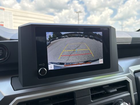 Certified 2024 Toyota Tacoma SR5 AWD/4WD image 7