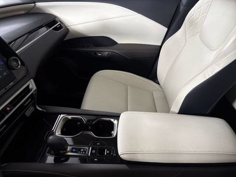 Used 2024 Lexus RX 350 FWD w/ Technology Package image 19