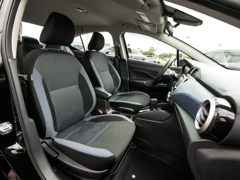 Used 2025 Nissan Versa SV w/ Trunk Package FWD image 40