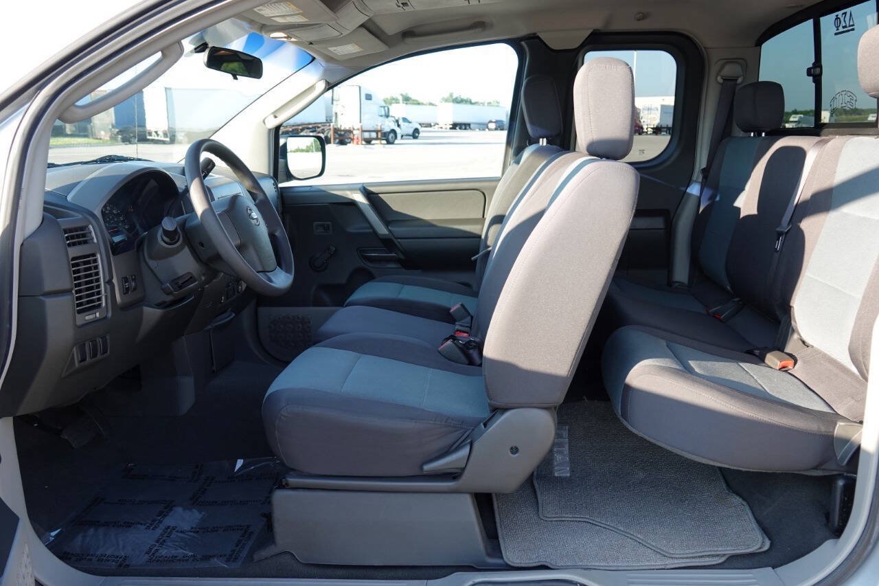 Used 2004 Nissan Titan XE w/ (PRF) Preferred Pkg AWD/4WD image 56