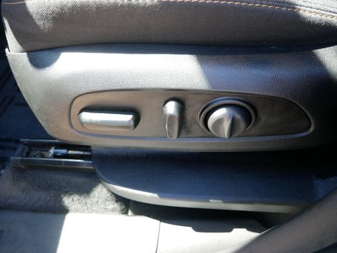 Used 2020 Chevrolet Equinox LT AWD/4WD image 19