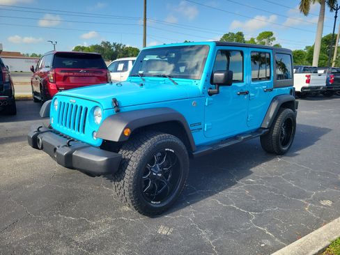 Used 2018 Jeep Wrangler Unlimited Sport S AWD/4WD image 2