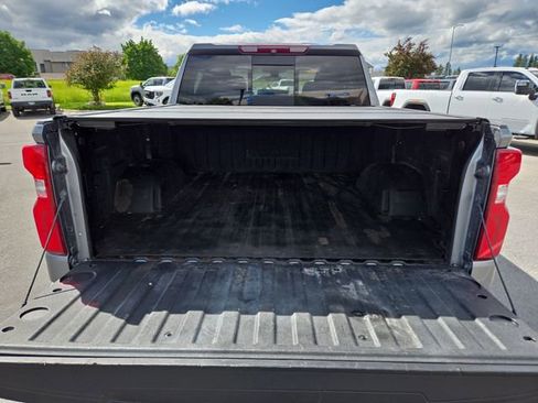 Used 2019 Chevrolet Silverado 1500 High Country w/ Technology Package AWD/4WD image 32