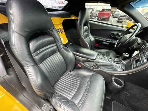 Used 2001 Chevrolet Corvette Convertible w/ Preferred Equipment Group2 RWD image 23