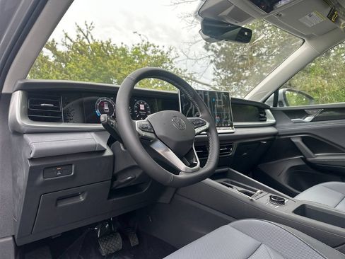 New 2026 Volkswagen Tiguan SE AWD/4WD image 11
