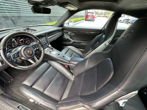 Certified 2019 Porsche 911 Turbo AWD/4WD image 4