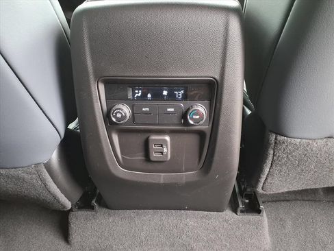Used 2024 Buick Enclave Essence FWD image 14