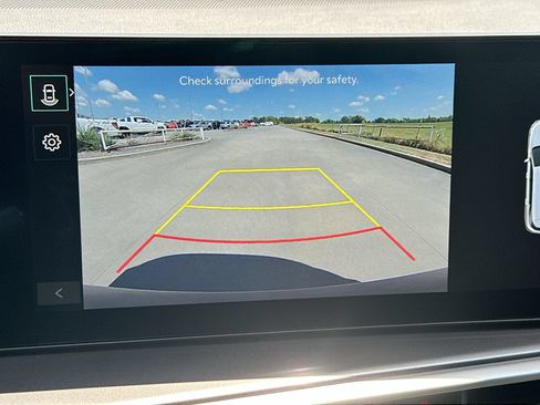 Used 2025 Kia Sorento EX w/ Panoramic Sunroof Package FWD image 17