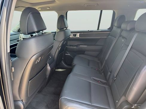 Used 2025 Hyundai Santa Fe Limited FWD image 20