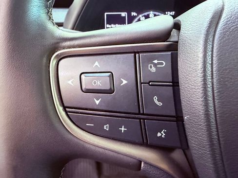 Certified 2022 Lexus UX 200 w/ Premium Package FWD image 21