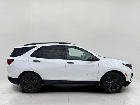Used 2024 Chevrolet Equinox RS AWD/4WD image 2