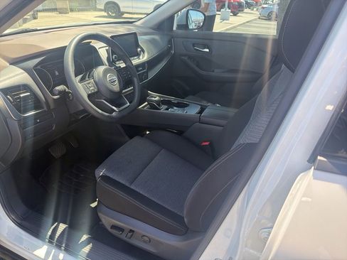 Used 2021 Nissan Rogue SV FWD image 9