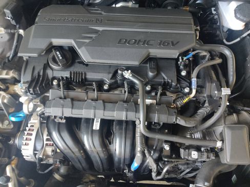 Used 2025 Hyundai Elantra Sport FWD image 30