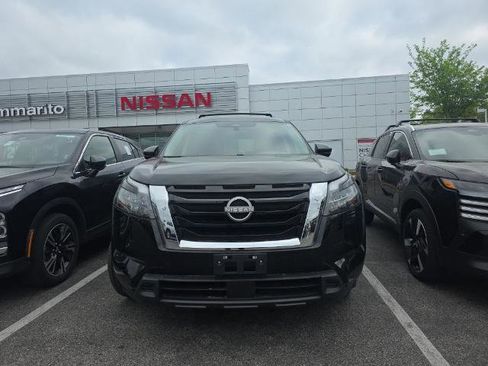 Certified 2025 Nissan Pathfinder SV w/ SV Premium Package image 2
