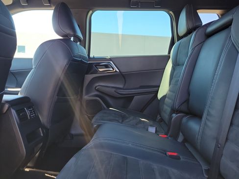 Used 2022 Mitsubishi Outlander SE image 20