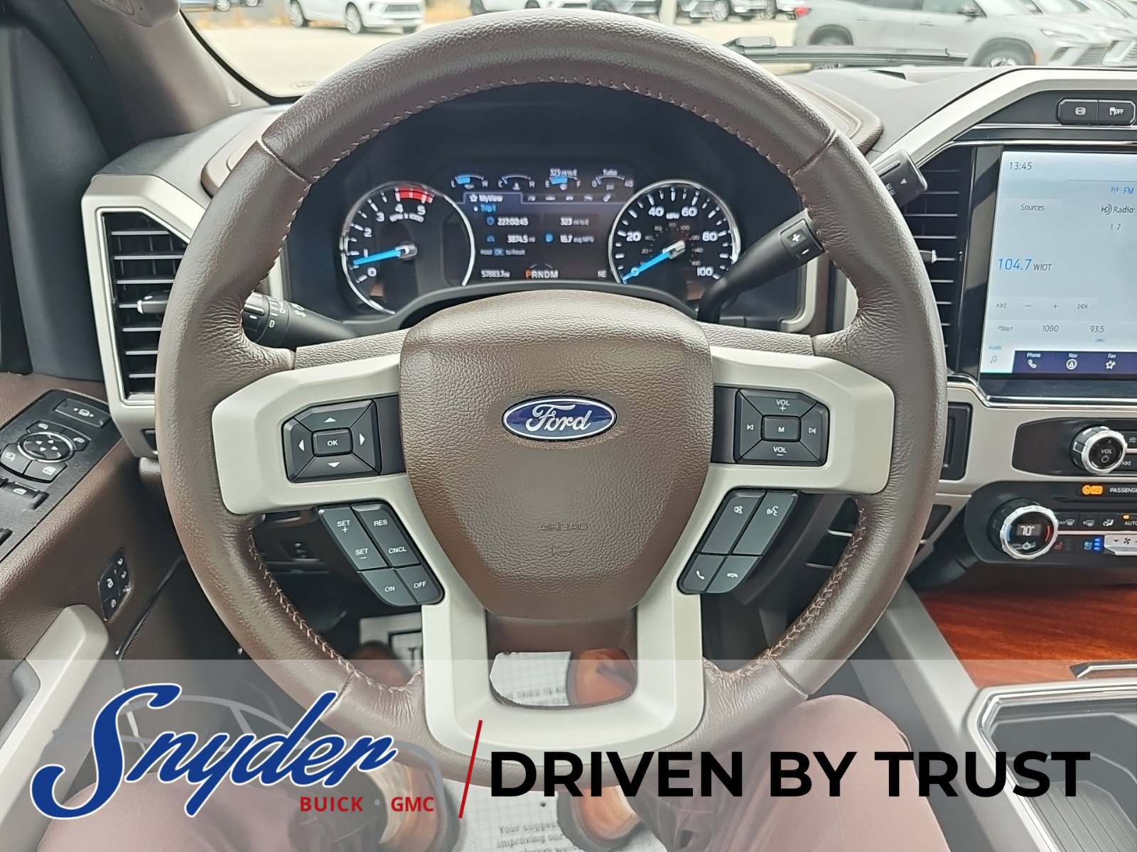 Used 2022 Ford F350 King Ranch w/ King Ranch Ultimate Package AWD/4WD image 16