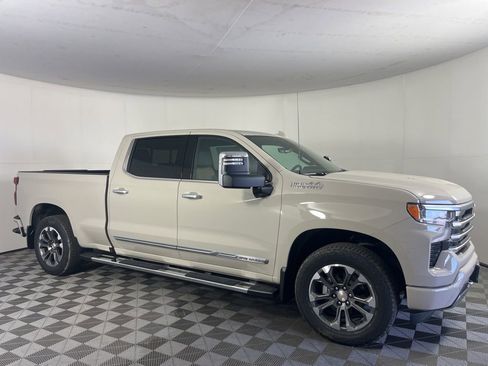 New 2026 Chevrolet Silverado 1500 High Country w/ Technology Package AWD/4WD image 2