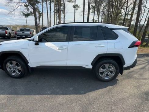 Used 2025 Toyota RAV4 XLE image 10