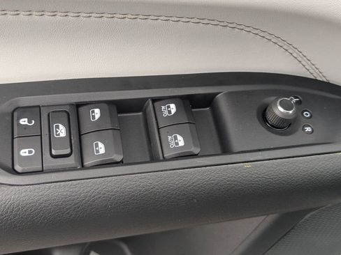 New 2026 Jeep Compass Limited w/ Sun, Sound & Navigation Group image 16