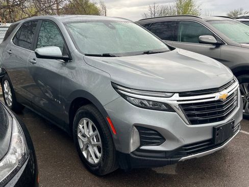 Used 2024 Chevrolet Equinox LT image 2