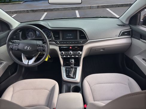 Used 2020 Hyundai Elantra SE image 14