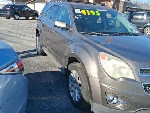 Used 2010 Chevrolet Equinox LT image 3