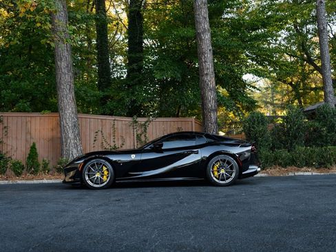 Used 2021 Ferrari 812 GTS image 2