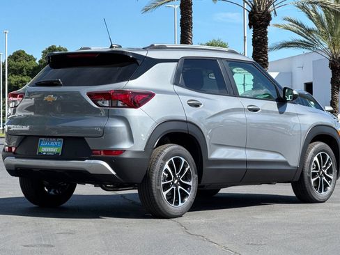 New 2026 Chevrolet TrailBlazer LT w/ Convenience Package AWD/4WD image 3