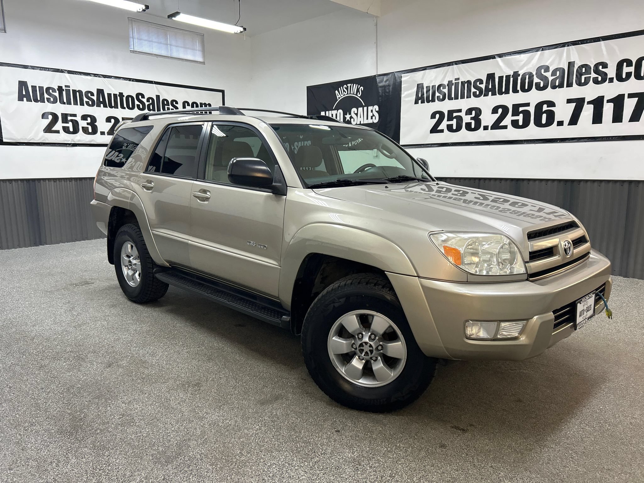 Used 2004 Toyota 4Runner SR5 AWD/4WD image 1