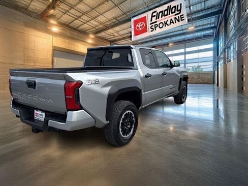 Certified 2025 Toyota Tacoma TRD Off-Road AWD/4WD image 4