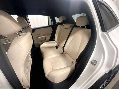 Used 2025 Mercedes-Benz GLA 250 4MATIC image 15