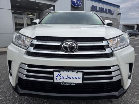 Used 2019 Toyota Highlander XLE image 2