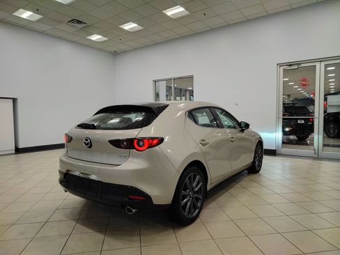 Used 2024 MAZDA MAZDA3 s FWD image 3