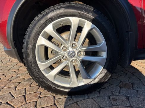 Used 2016 Nissan Juke SL image 9