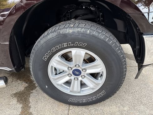 Used 2018 Ford F150 XLT AWD/4WD image 12