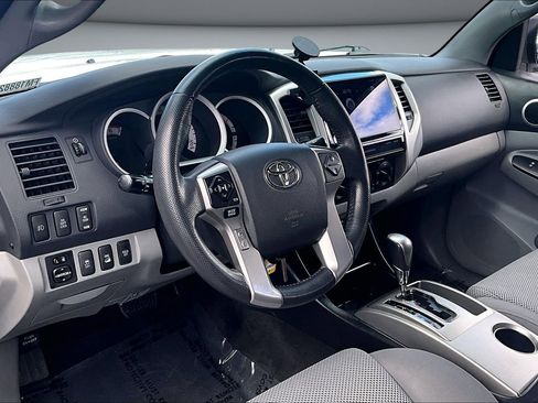 Used 2015 Toyota Tacoma 4x4 Double Cab w/ TRD Off-Road Package image 16