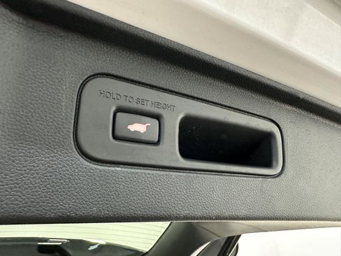 Certified 2024 Honda Pilot Touring image 33