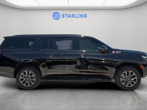 Certified 2024 Chevrolet Suburban Z71 w/ Luxury Package AWD/4WD image 11