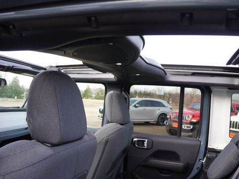 Certified 2025 Jeep Wrangler Unlimited Sahara w/ Safety Group image 20