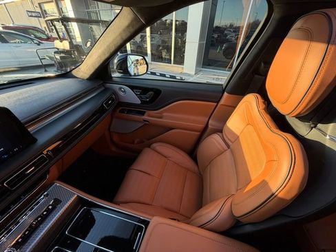 Used 2025 Lincoln Aviator Black Label image 27