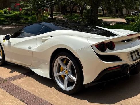 Used 2021 Ferrari F8 Tributo RWD image 6