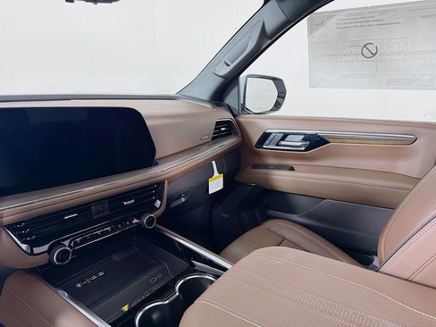 New 2026 Chevrolet Suburban High Country AWD/4WD image 26