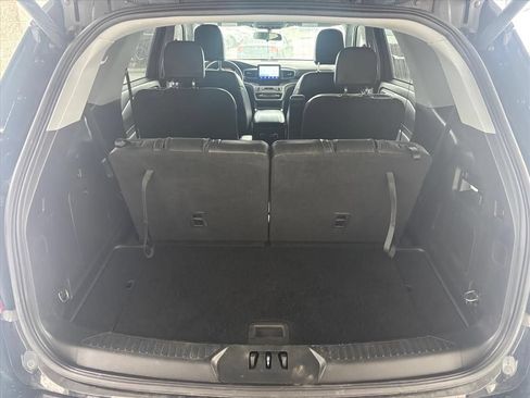Used 2022 Ford Explorer XLT w/ Equipment Group 202A AWD/4WD image 3