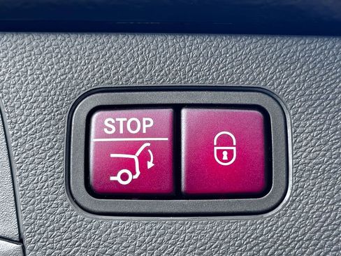 Certified 2022 Mercedes-Benz GLC 300 image 31